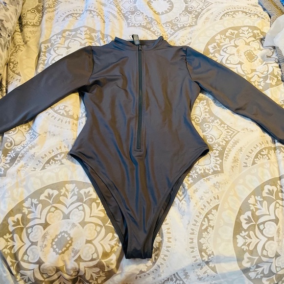 Skims swim suit - Picture 6 of 9